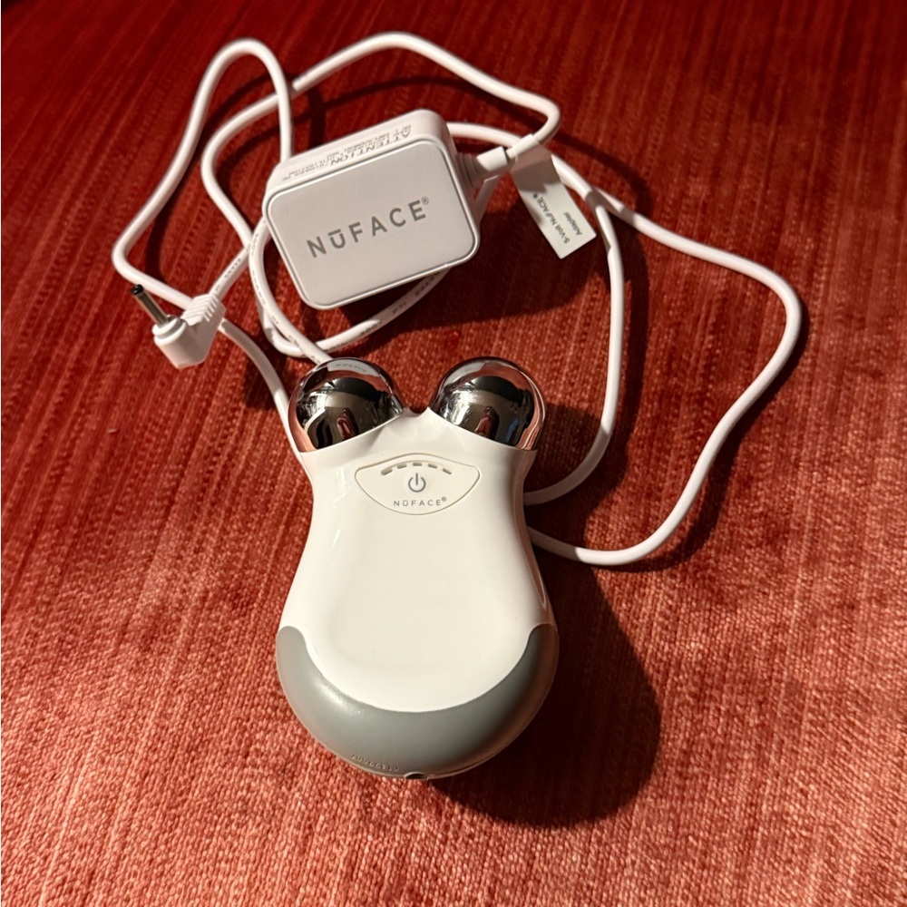 NuFace Mini Microcurrent Facial Toning Device